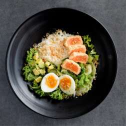 Боул з лососем