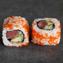 Каліфорнія з тунцем в тобікі