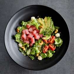 Салат з тунцем